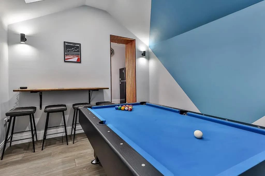Luxury Spacious Pad With Games Room Sheffield