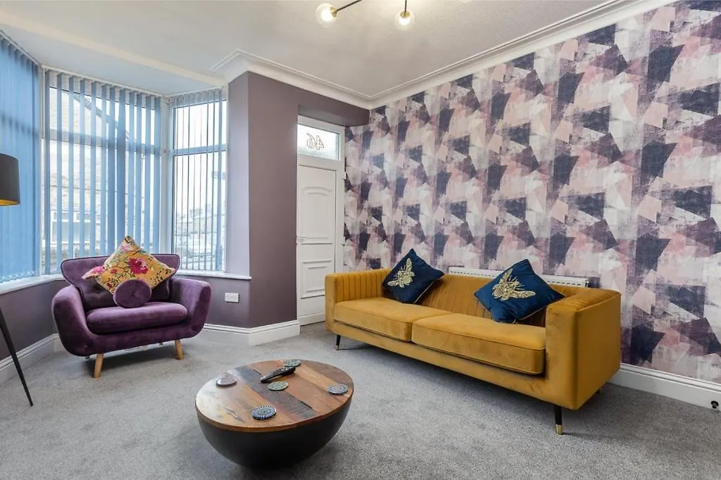 Luxury Spacious Pad With Games Room Sheffield