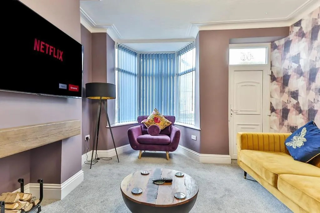 Luxury Spacious Pad With Games Room Sheffield 0*,