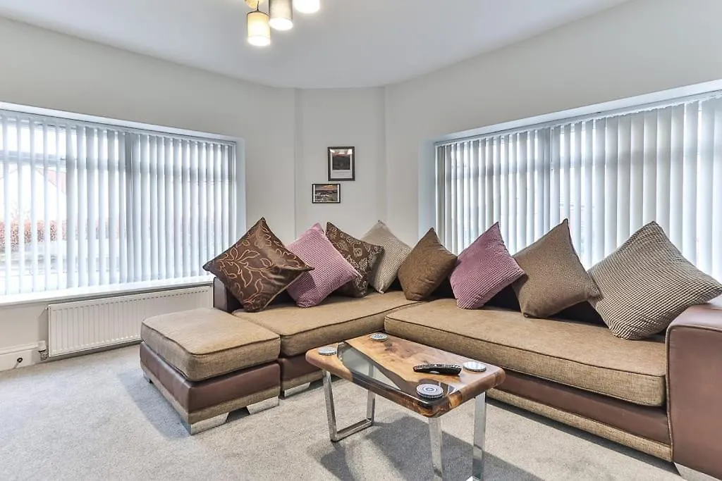 Сasa de vacaciones Luxury Spacious Pad With Games Room Sheffield