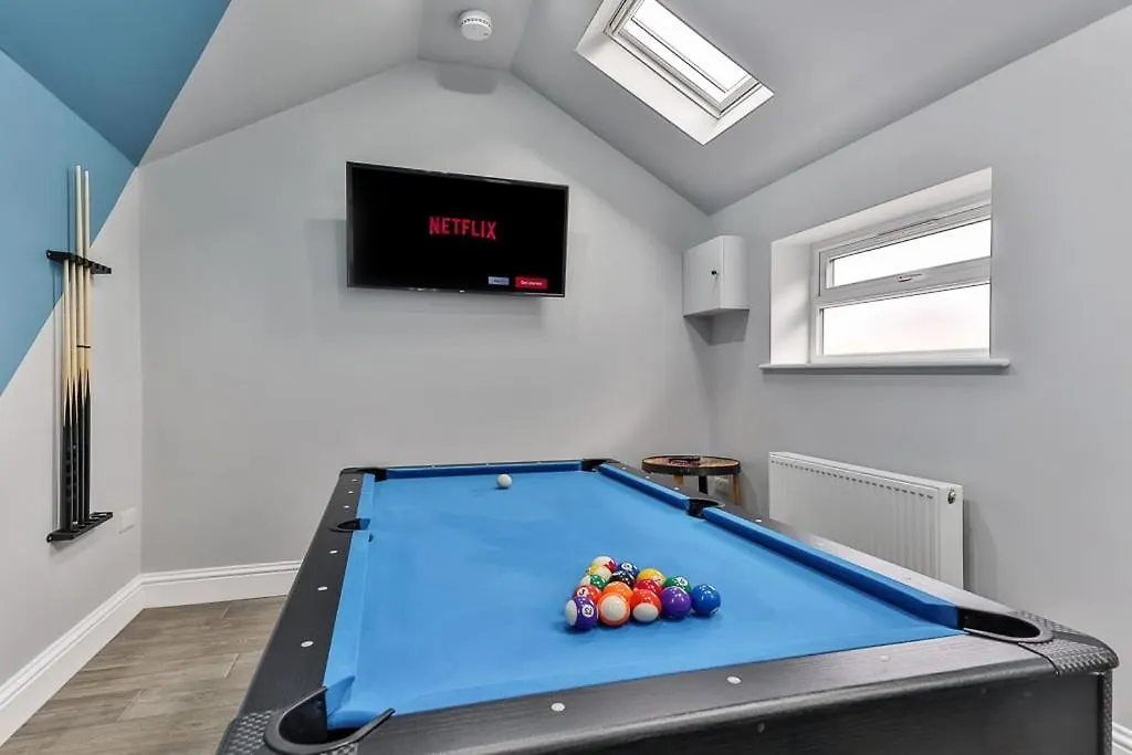 Сasa de vacaciones Luxury Spacious Pad With Games Room Sheffield